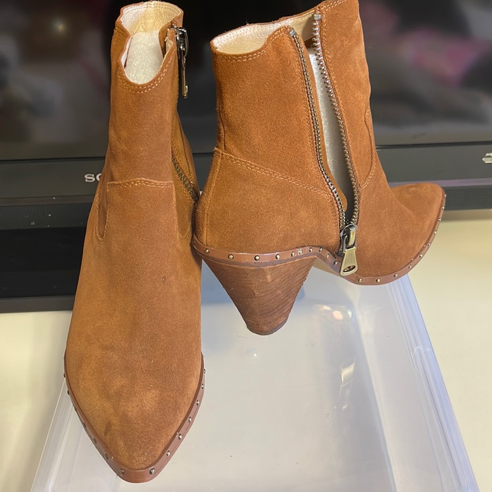 CHINESE LAUNDRY WESTERN BOOTIES